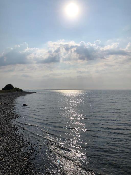 Skont Fiskerhus. Taet Pa By, Havn Og Havet Villa Marstal Luaran gambar